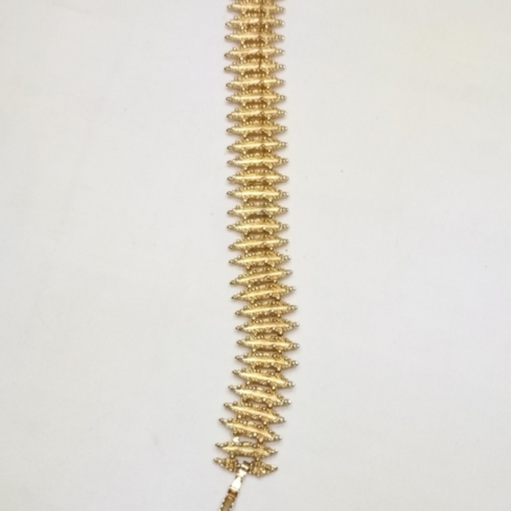 Avon Gold Tone Starflower Link Textured 7" Bracelet - Picture 4 of 7